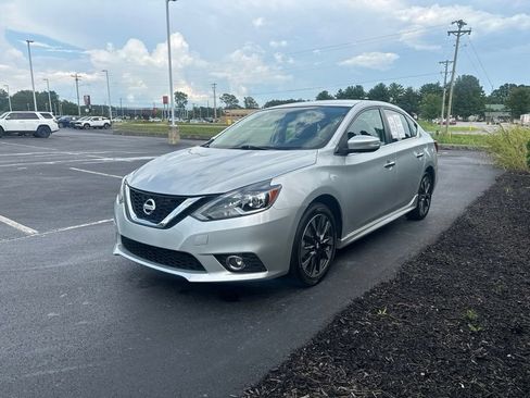 Used 2017 Nissan Sentra SR FWD image 4