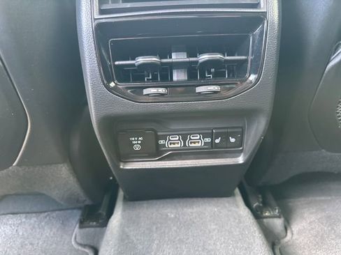 Used 2023 Jeep Grand Cherokee 4WD 4xe image 34