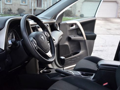 Used 2014 Toyota RAV4 XLE image 11