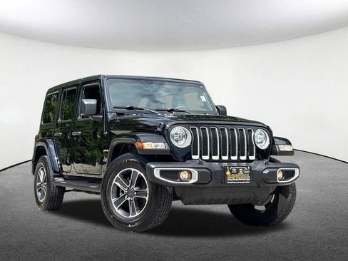Used 2023 Jeep Wrangler Unlimited Sahara AWD/4WD image 2