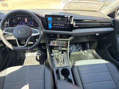 New 2026 Volkswagen Jetta SE FWD image 23