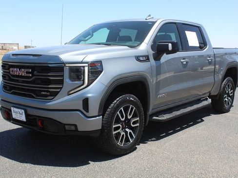 Used 2024 GMC Sierra 1500 AT4 w/ Technology Package AWD/4WD image 8