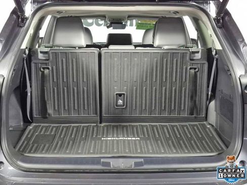 Used 2022 Toyota Highlander XLE AWD/4WD image 29