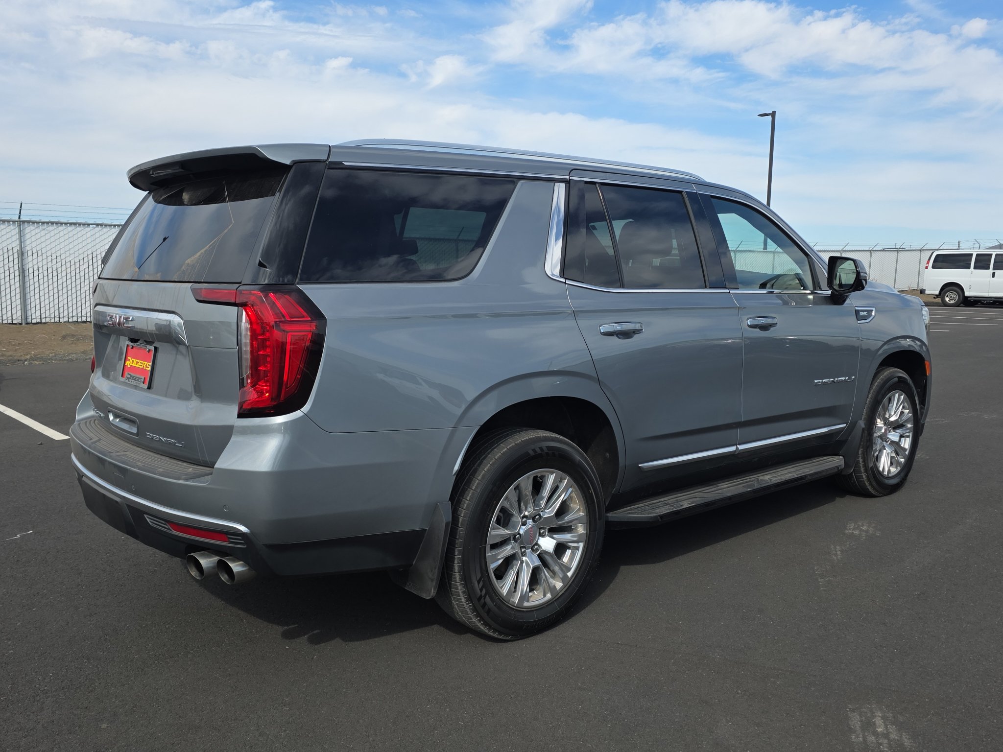 Used 2023 GMC Yukon Denali AWD/4WD image 8