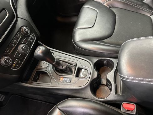 Used 2020 Jeep Cherokee Latitude Plus image 30