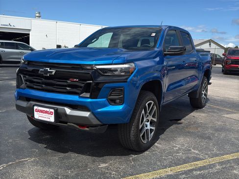 Certified 2023 Chevrolet Colorado Z71 w/ Z71 Convenience Package 2 AWD/4WD image 2