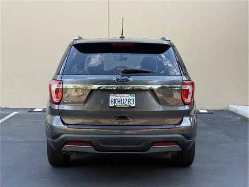 Used 2019 Ford Explorer XLT w/ Equipment Group 201A FWD image 5