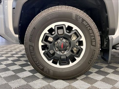 Used 2025 Toyota 4Runner 4WD image 8