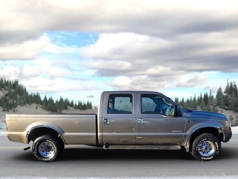 Used 2004 Ford F250 XL image 2