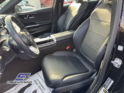 Used 2025 Mercedes-Benz C 300 4MATIC Sedan image 17