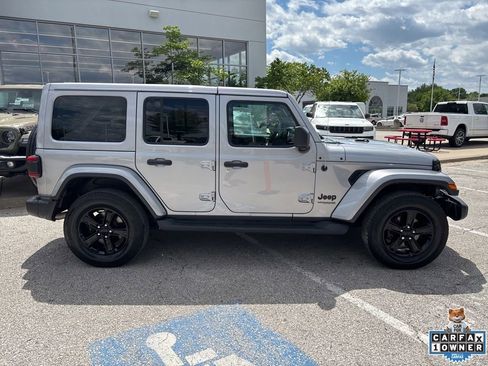 Used 2020 Jeep Wrangler Unlimited Sahara AWD/4WD image 29