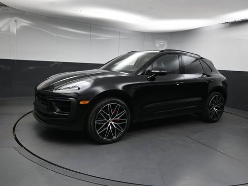 Used 2024 Porsche Macan S image 4