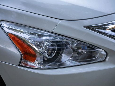 Used 2014 Nissan Altima 2.5 S image 10