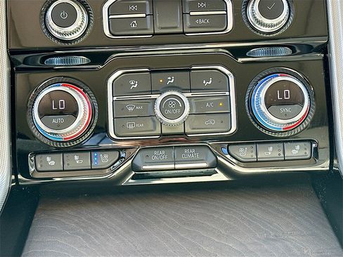 Used 2021 GMC Yukon Denali image 16