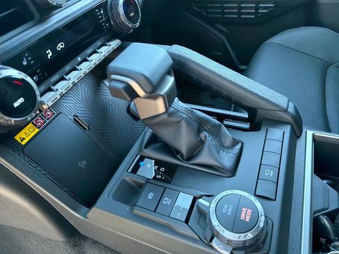 New 2026 Toyota 4Runner Limited AWD/4WD image 25