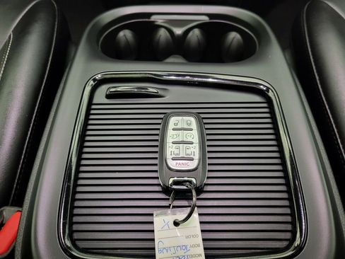 Used 2024 Chrysler Pacifica Touring-L w/ S Appearance Package image 45