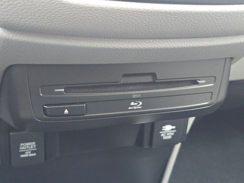 Used 2018 Honda Odyssey Touring image 35