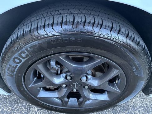 Used 2018 Chrysler Pacifica Touring-L Plus image 35