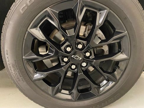 Used 2024 Chevrolet Traverse LT w/ Midnight/Sport Edition AWD/4WD image 24