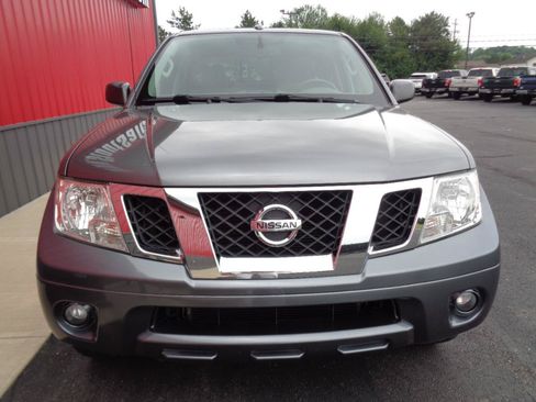 Used 2016 Nissan Frontier SV w/ SV Value Truck Package AWD/4WD image 12