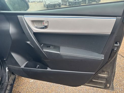 Used 2016 Toyota Corolla LE image 22