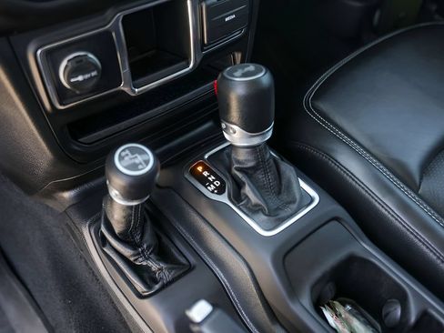 Used 2023 Jeep Wrangler Unlimited Sport AWD/4WD image 19