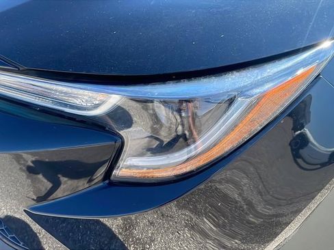 Used 2021 Toyota Corolla LE image 9