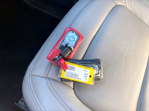 Used 2023 Ford Bronco Outer Banks w/ Sasquatch Package image 14