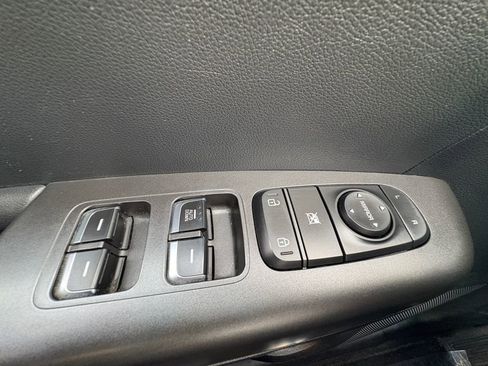 Used 2019 Kia Sportage LX image 14