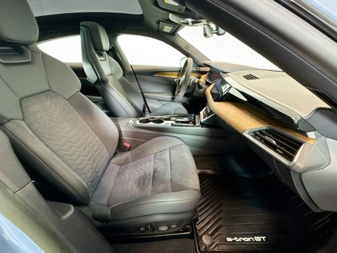 Used 2023 Audi e-tron GT Premium Plus image 26