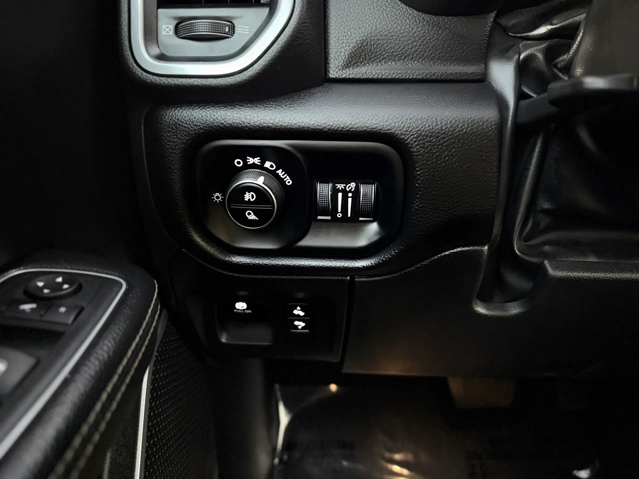 Used 2022 RAM 1500 Laramie AWD/4WD image 31