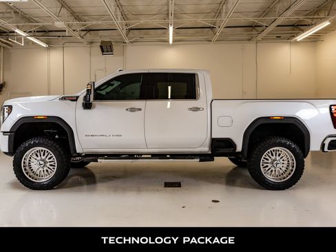 Used 2024 GMC Sierra 2500 Denali w/ Denali Reserve Package AWD/4WD image 6