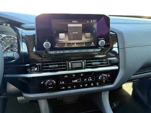 New 2025 Nissan Pathfinder SV image 11