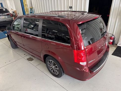 Used 2017 Dodge Grand Caravan SXT FWD image 6