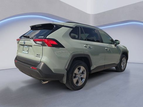 Used 2022 Toyota RAV4 XLE w/ Convenience Package AWD/4WD image 6