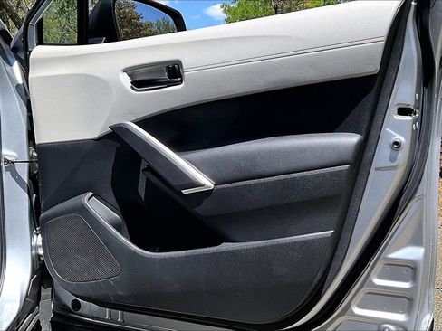 Used 2023 Toyota Corolla Cross L image 27