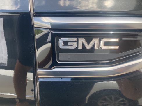 Used 2023 GMC Yukon AT4 w/ AT4 Premium Plus Package AWD/4WD image 31