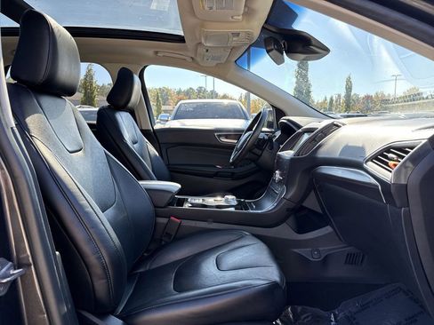 Used 2020 Ford Edge Titanium w/ Equipment Group 301A image 21