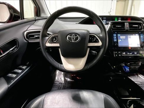 Used 2017 Toyota Prius Four w/ Advanced Technology Package FWD image 5