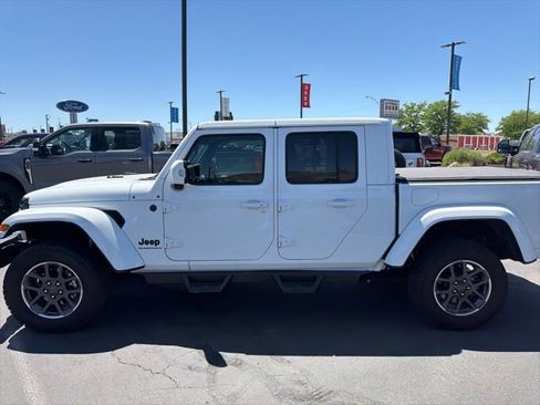 Used 2023 Jeep Gladiator Overland AWD/4WD image 16