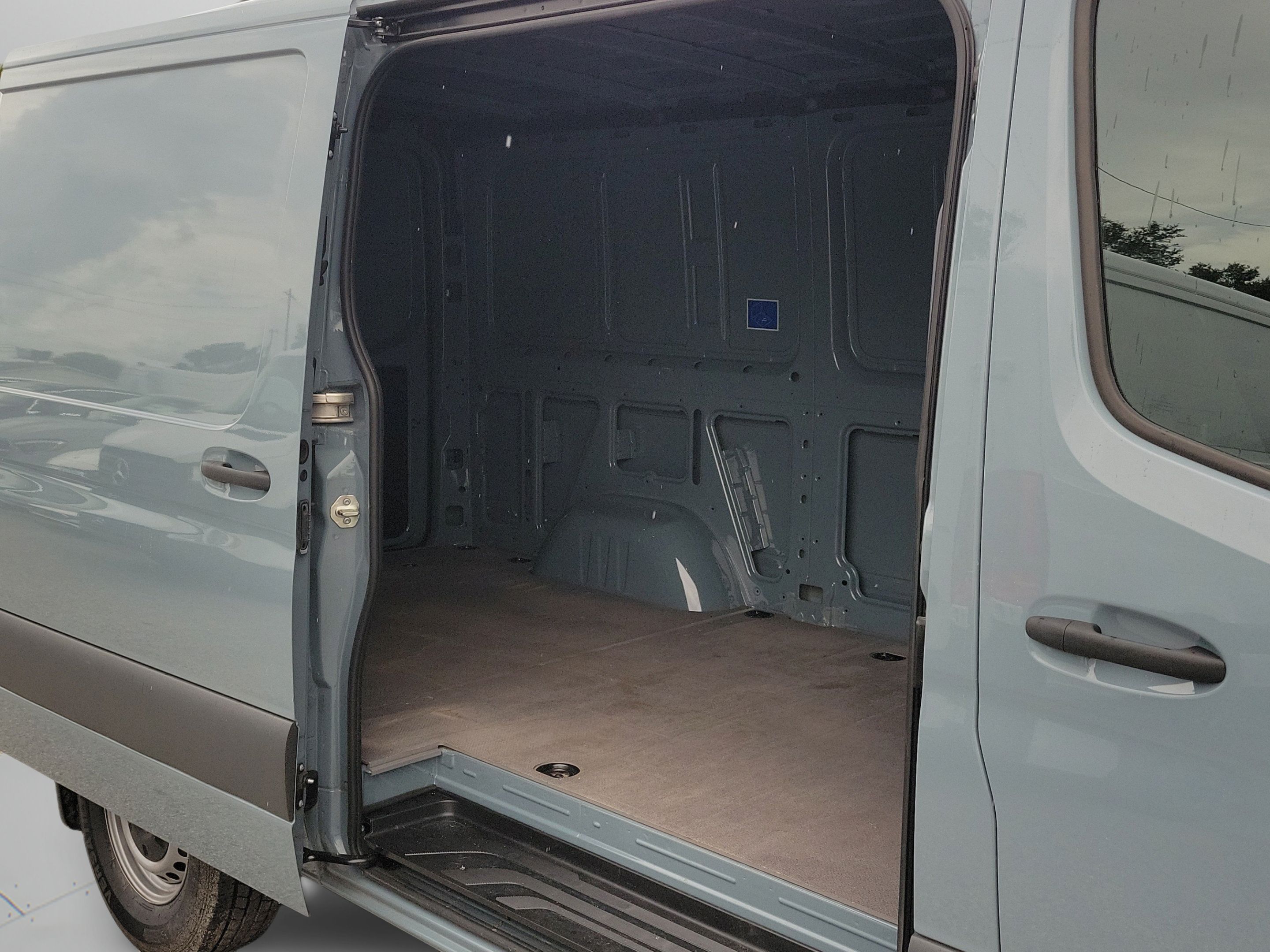 Used 2025 Mercedes-Benz Sprinter 2500 image 28