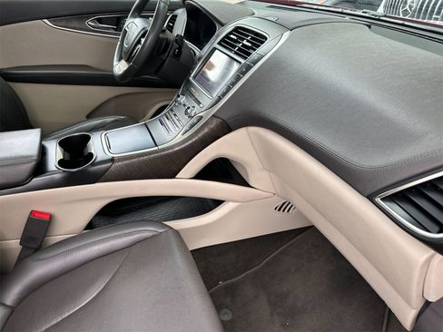 Used 2020 Lincoln Nautilus Reserve w/ Equipment Group 201A image 17