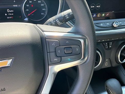 Used 2025 Chevrolet Blazer LT FWD image 12
