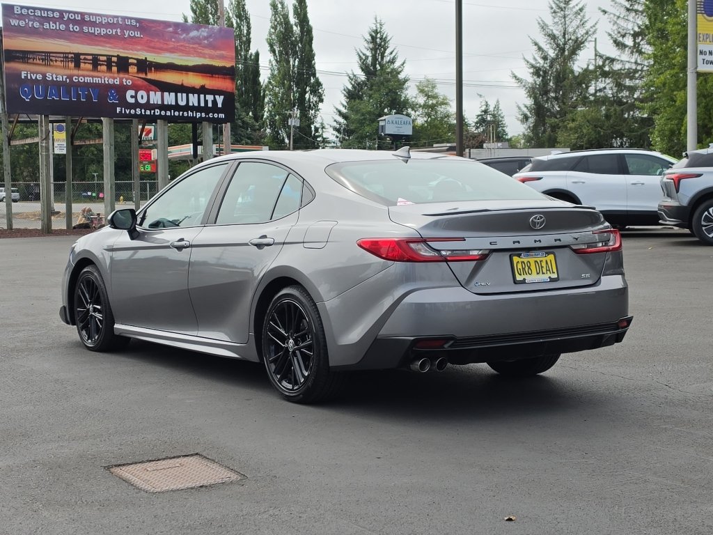Used 2025 Toyota Camry SE FWD image 4