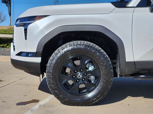 Used 2025 Lexus GX 550 image 9