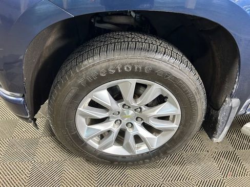 Used 2020 Chevrolet Silverado 1500 Custom w/ Custom Value Package image 11