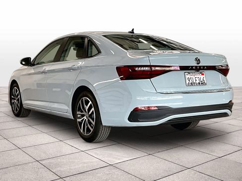 Used 2025 Volkswagen Jetta SE w/ Sunroof Package image 15