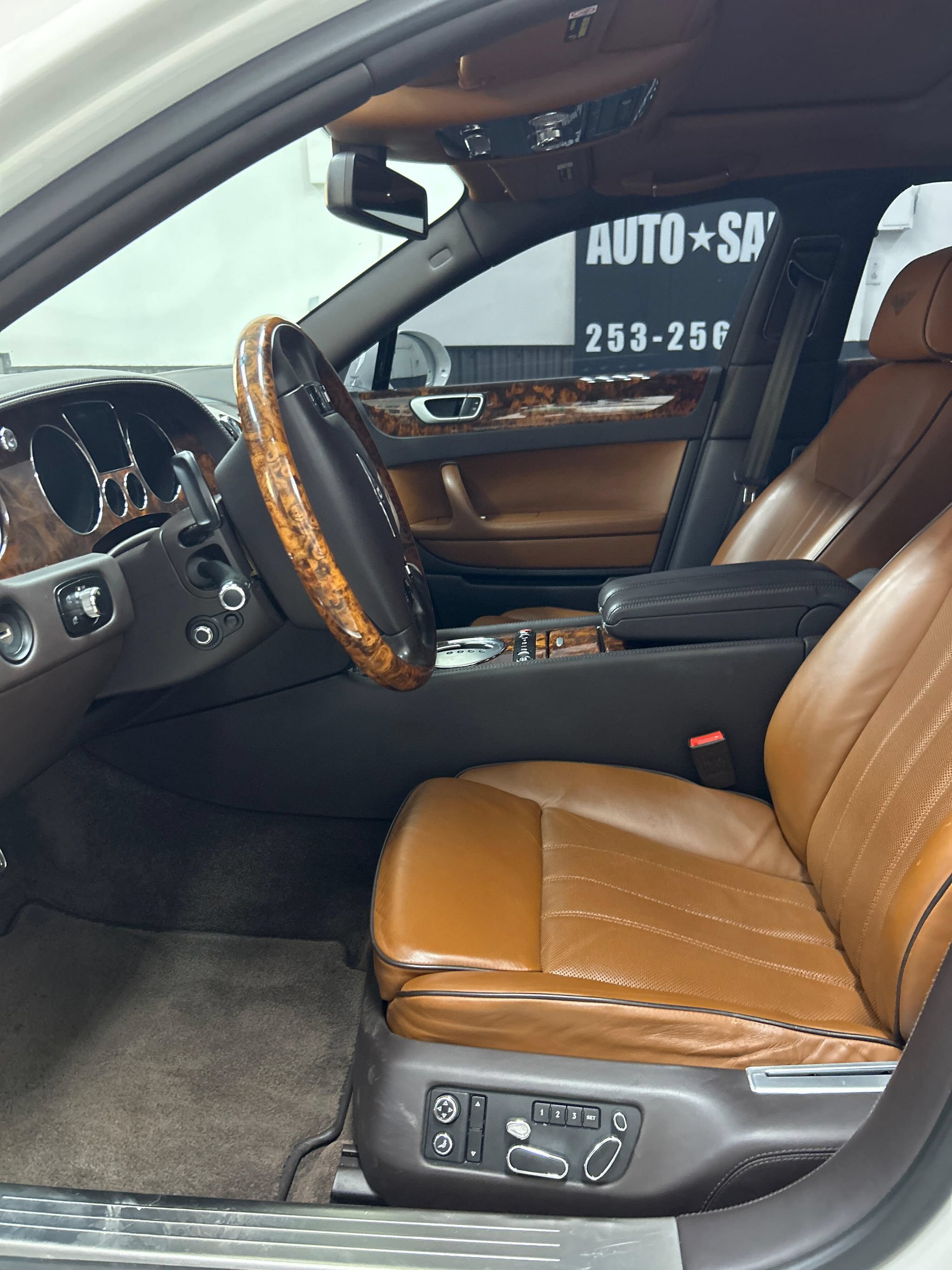 Used 2013 Bentley Flying Spur Flying Spur w/ Convenience Specification Pkg AWD/4WD image 11