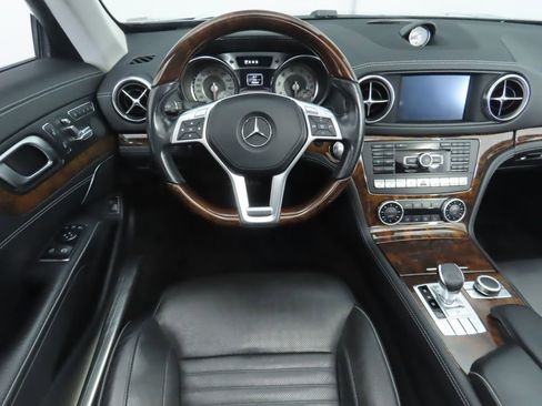 Used 2013 Mercedes-Benz SL 550 image 18