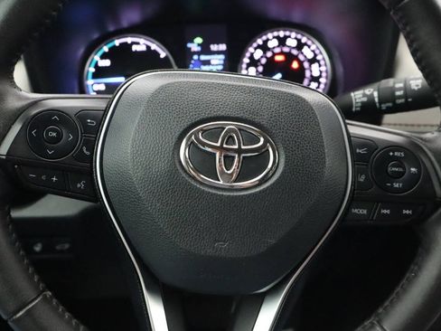 Used 2021 Toyota RAV4 XLE w/ Convenience Package AWD/4WD image 10